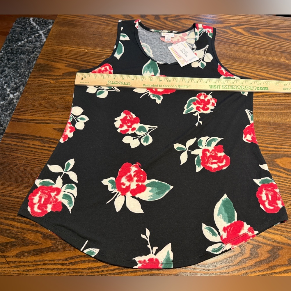 NWT LuLaRoe Tank Top Women’s‎ L Black Red Roses Sleeveless Floral Dark Romantic - Picture 10 of 16